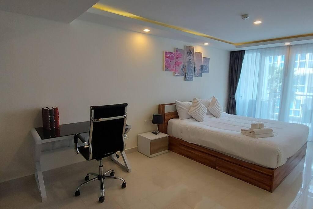 Grand Avenue, Luxury Suite, 72Sqm Pool View With Lounge Area 芭達亞 外观 照片